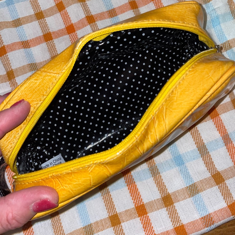 Free Add-on to Bundle** Retro Cosmetic / Makeup Bag